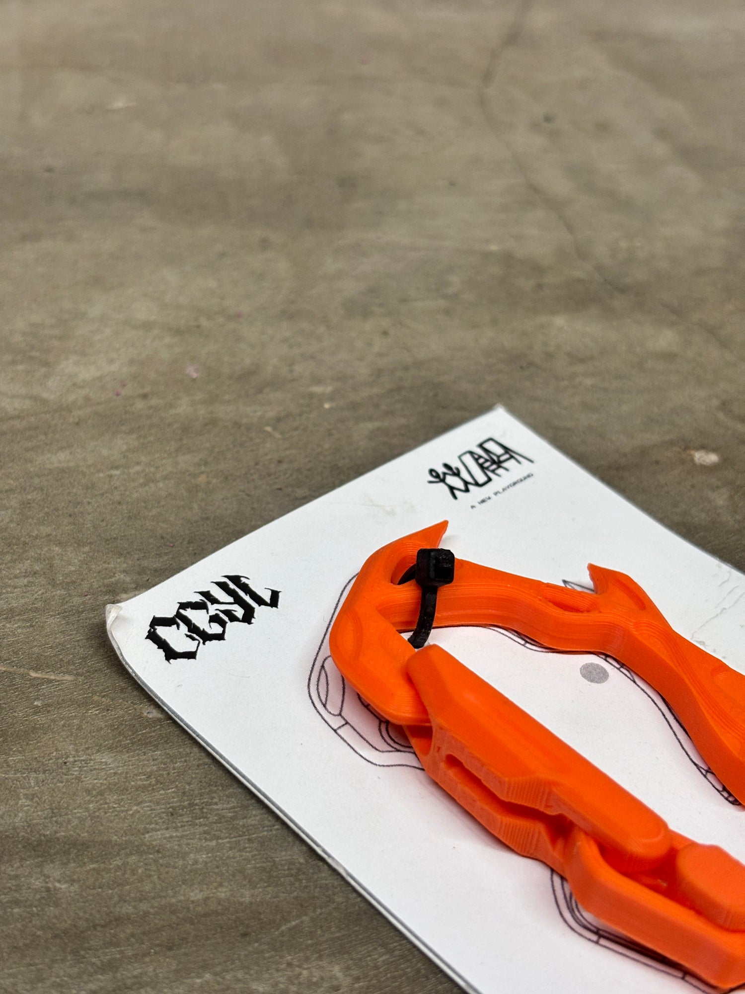 Carabiner (Orange)
