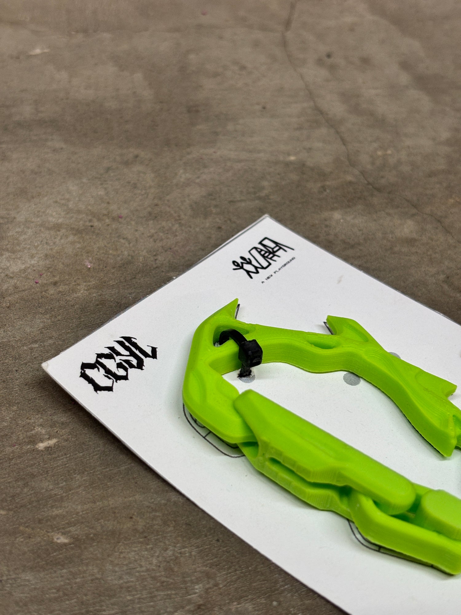 Carabiner (Parrot Green)