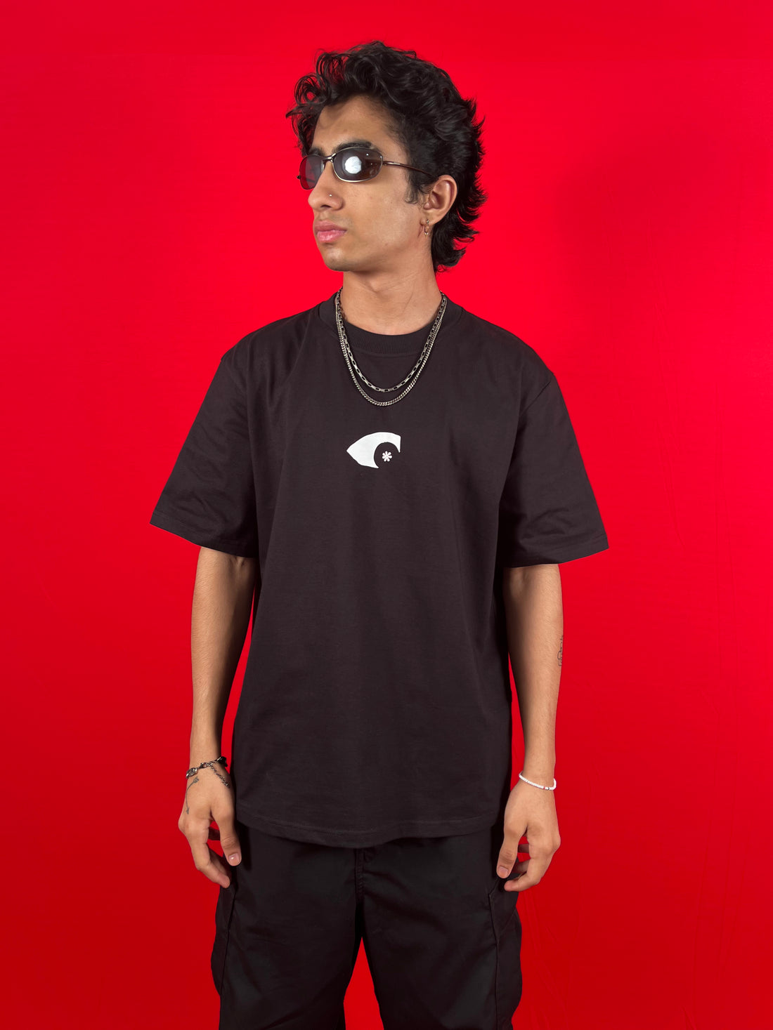 "Meltinto" Tee - Black