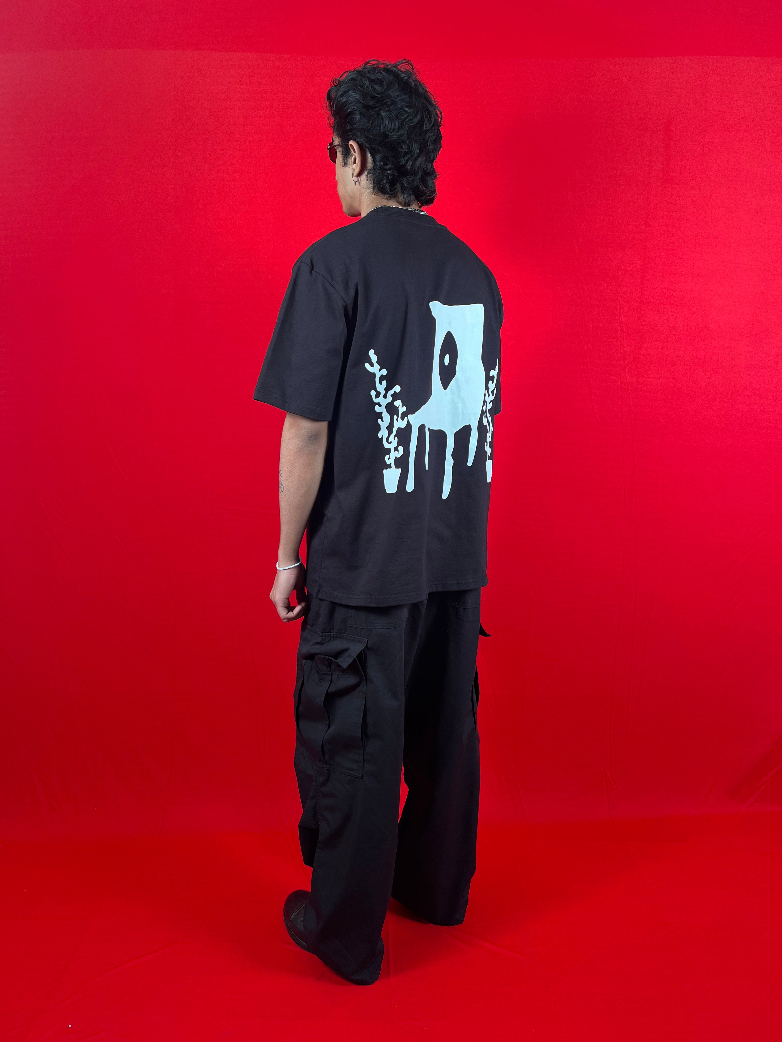 "Meltinto" Tee - Black