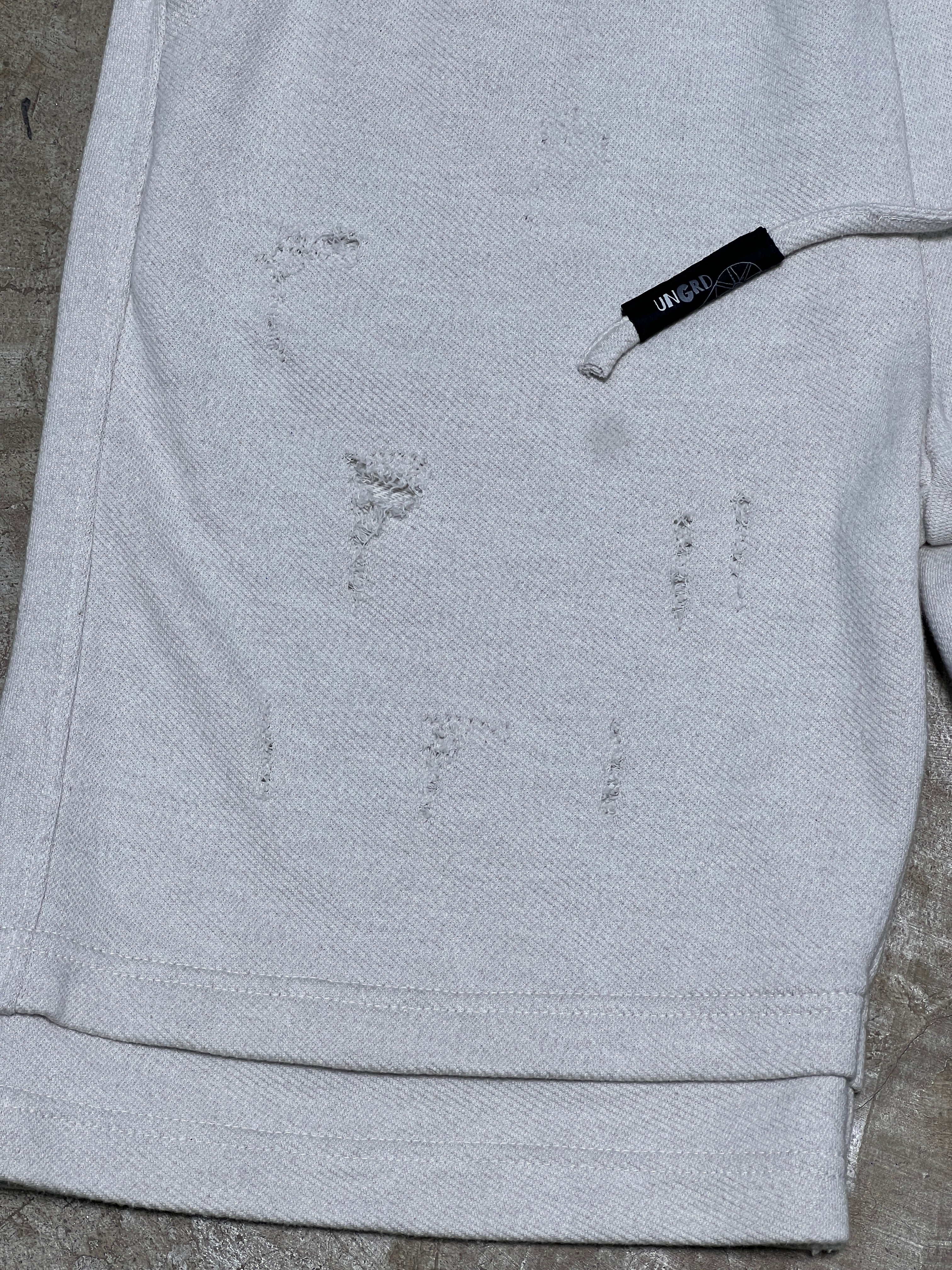 UG SHORTS (Off-White)