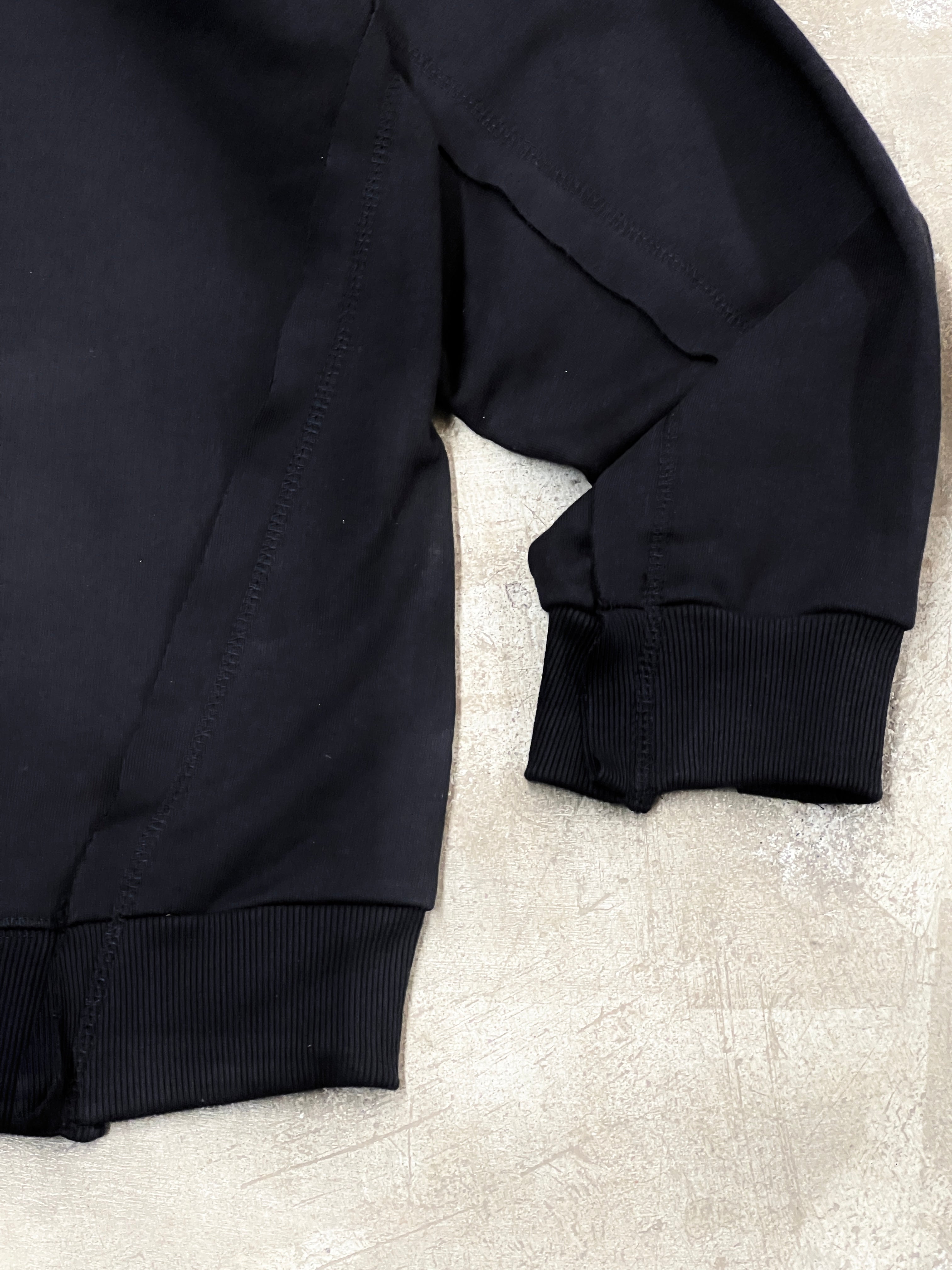UG SWEATSHIRT (BLACK)