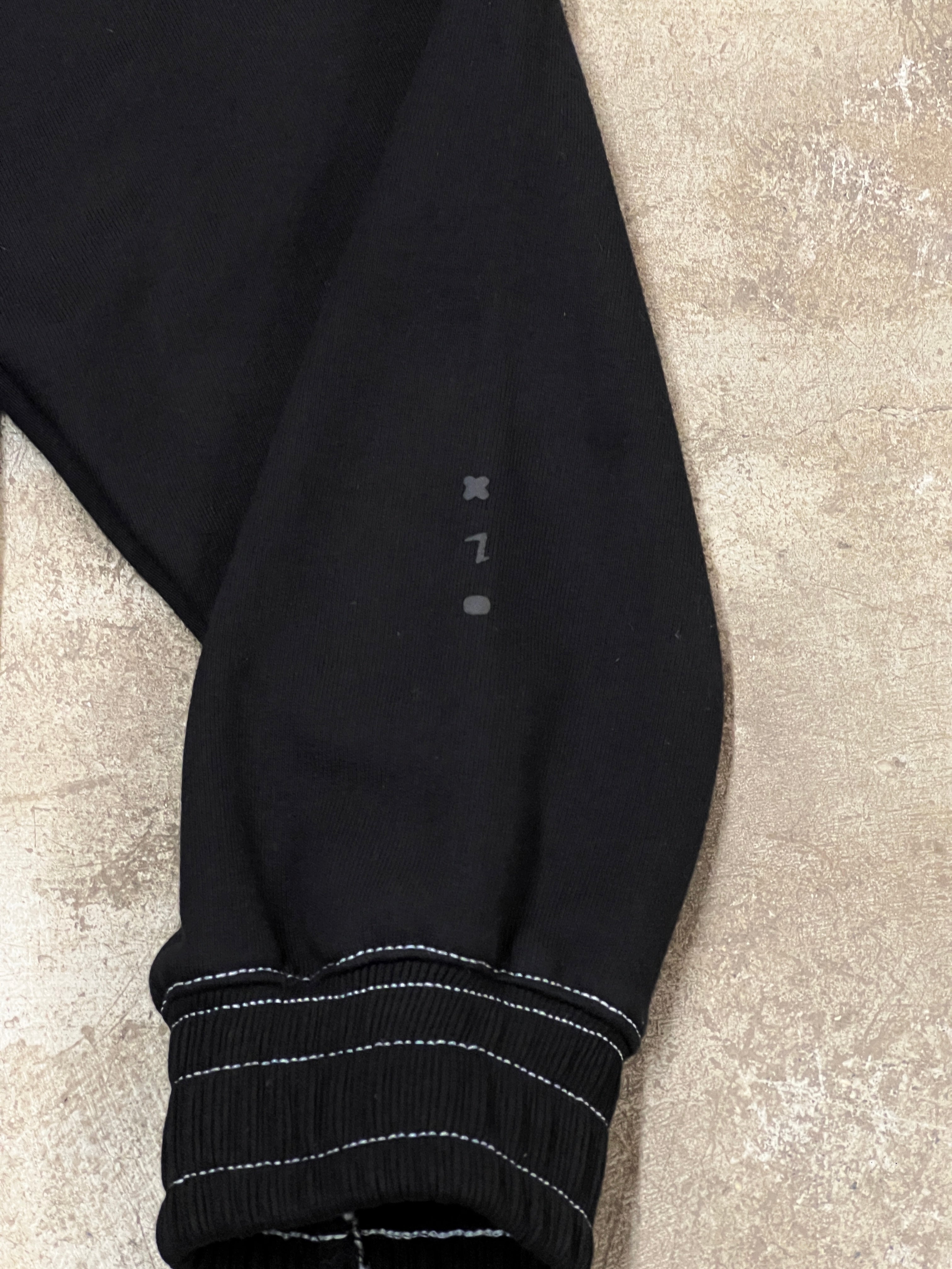 CONTRAST STITCH SWEATSHIRT (BLACK)