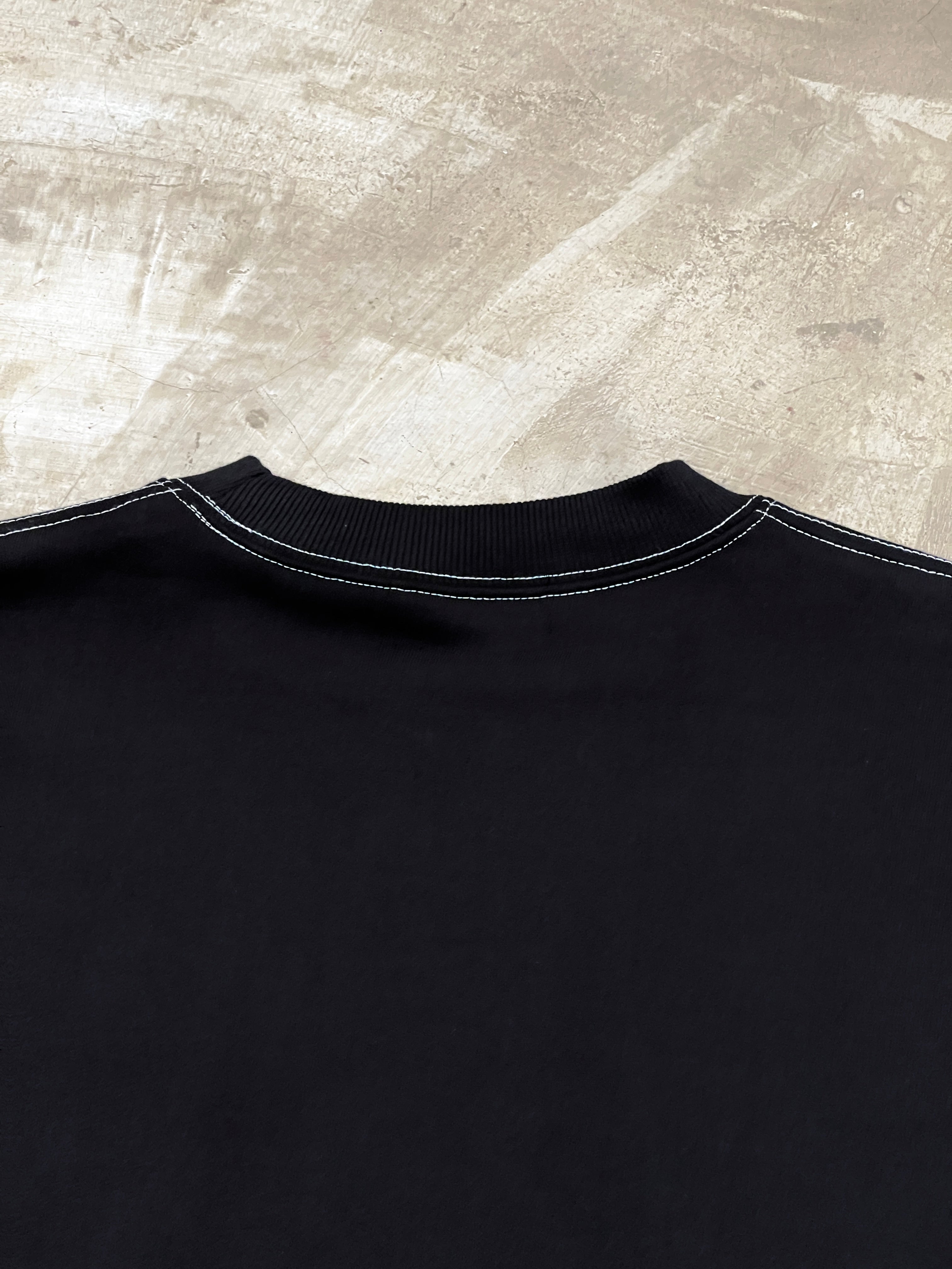 CONTRAST STITCH SWEATSHIRT (BLACK)