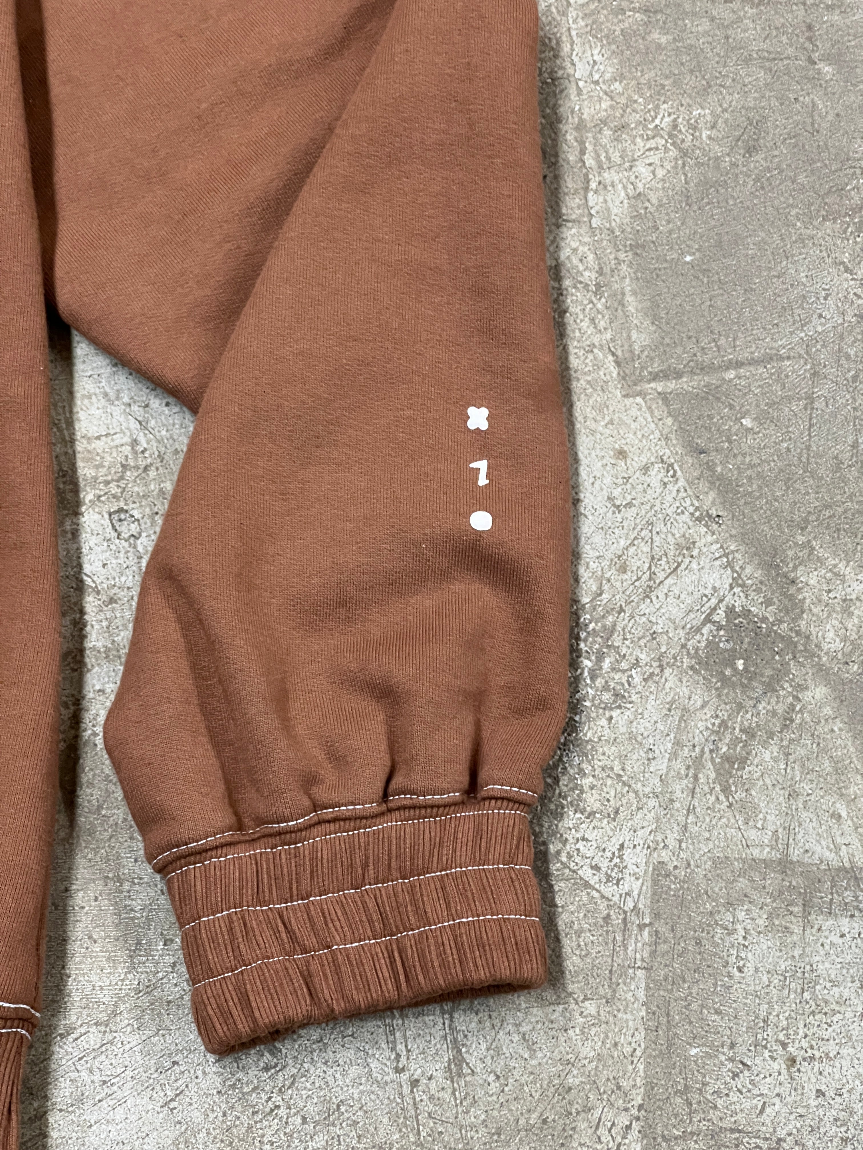 CONTRAST STITCH SWEATSHIRT (MUDDY BROWN)