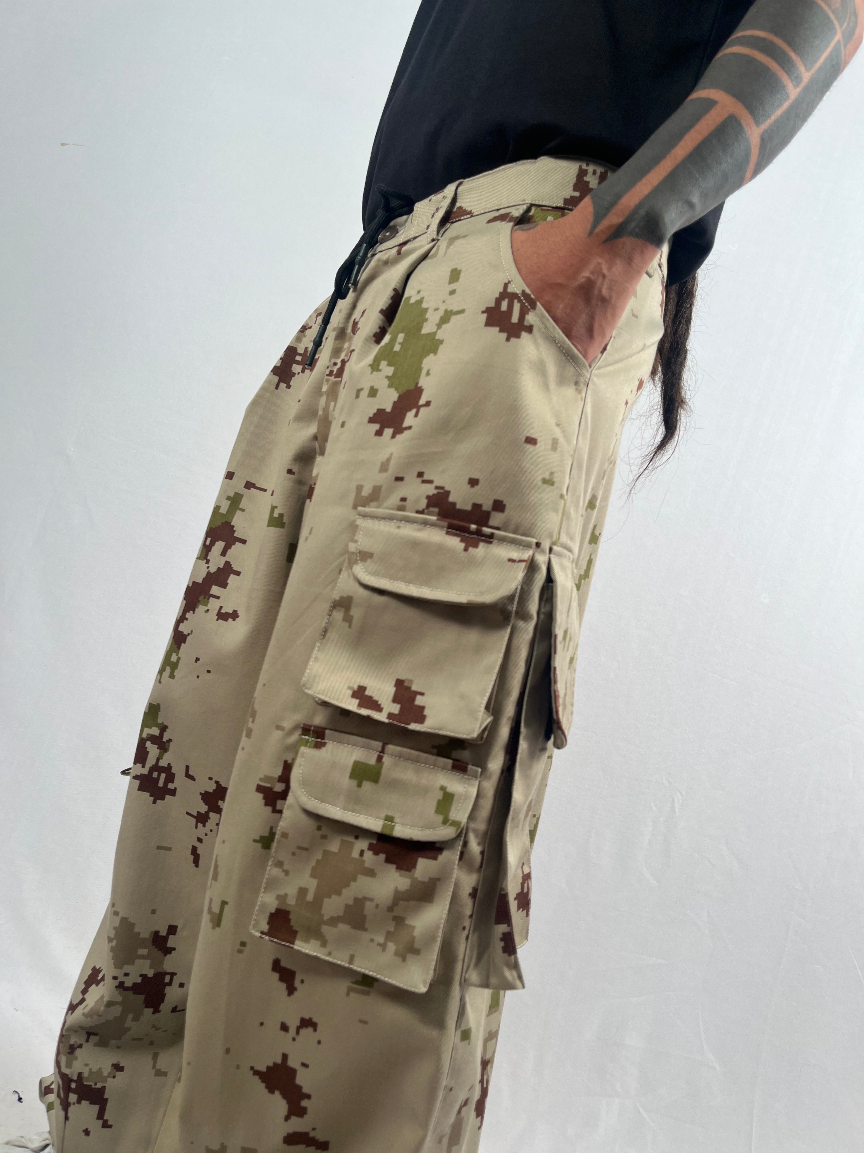 CamoTal Cargo Pants - Beige