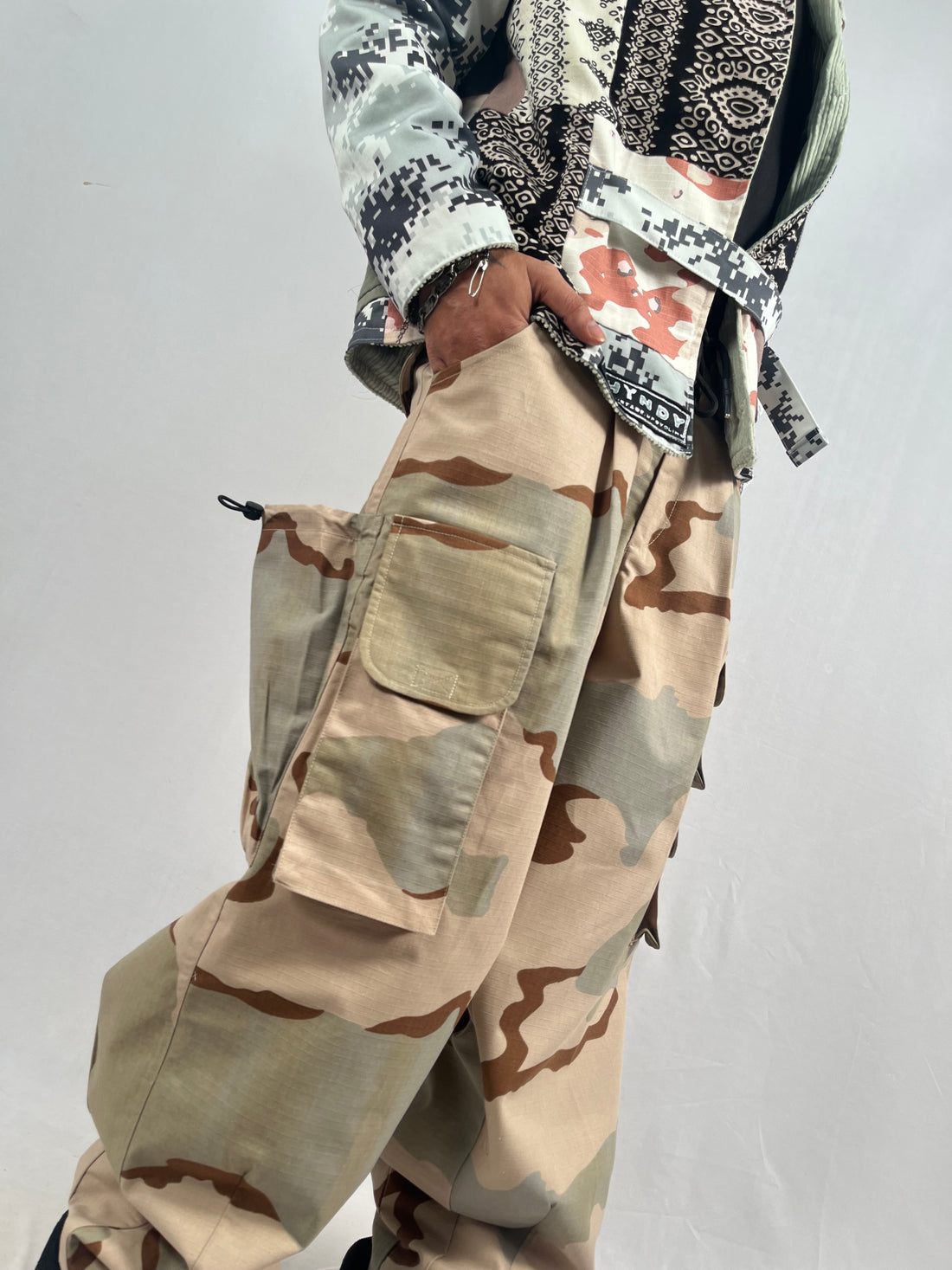 Camo Cargo Pants - Beige