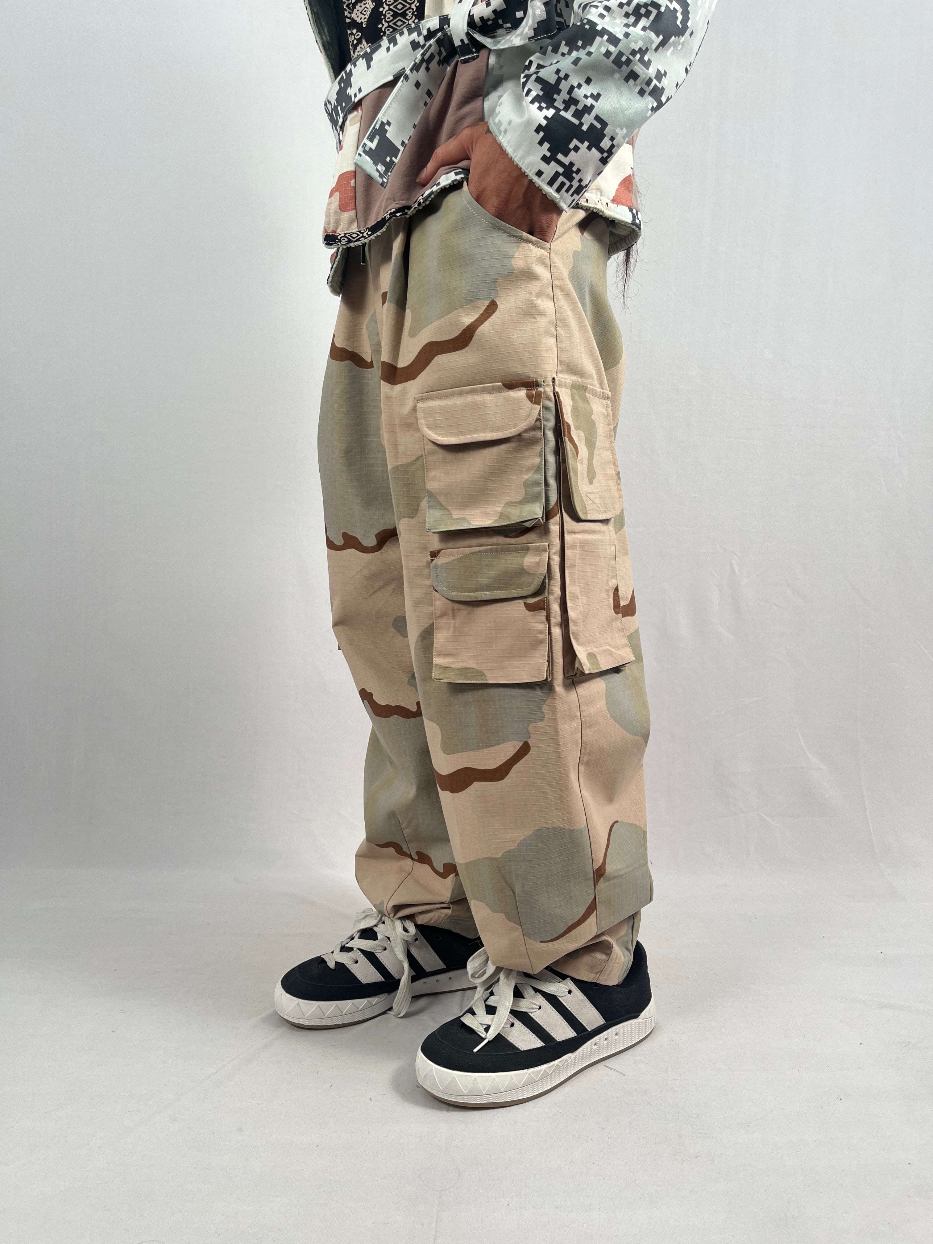 Camo Cargo Pants - Beige