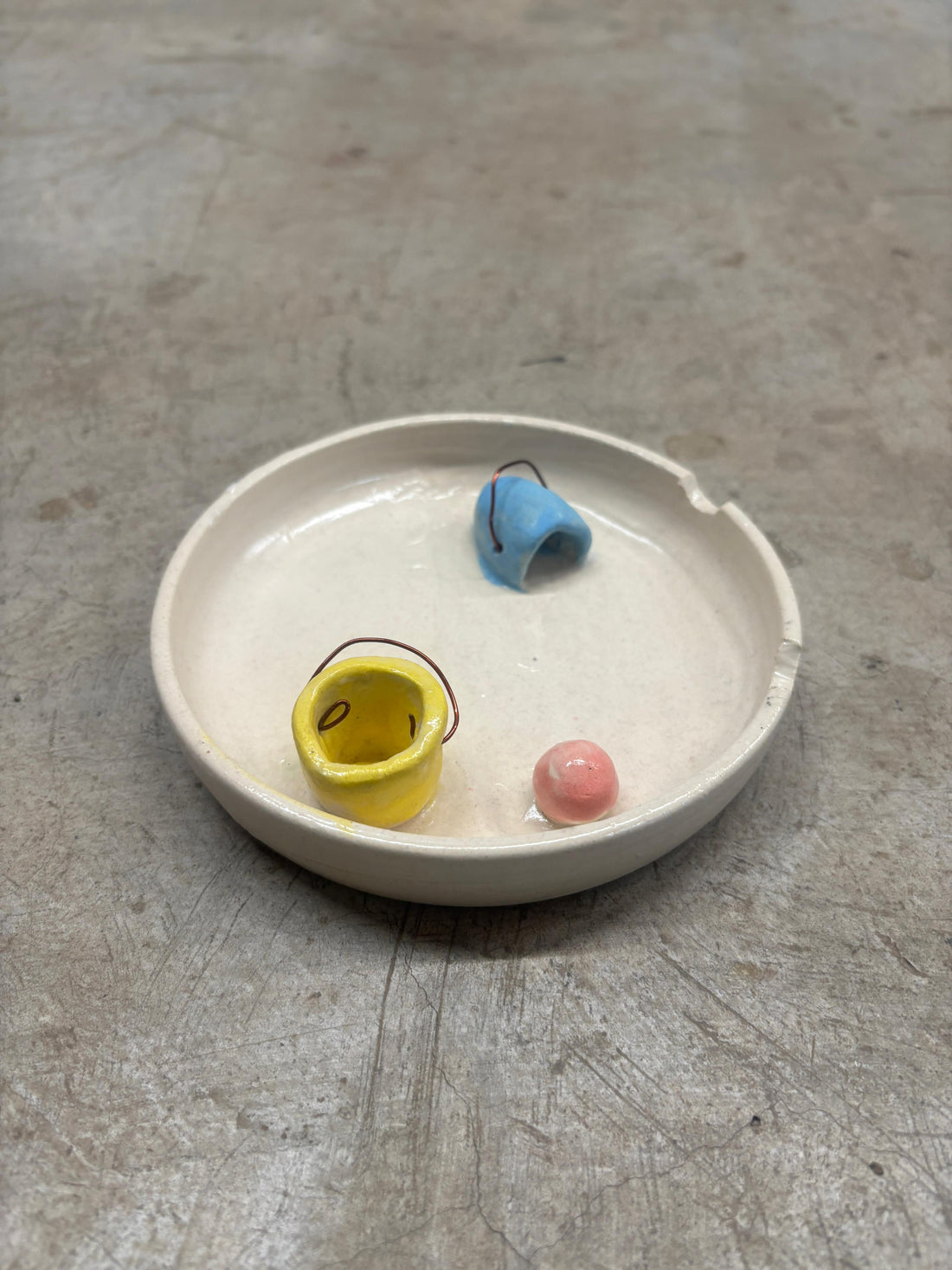 ASH-TRAY