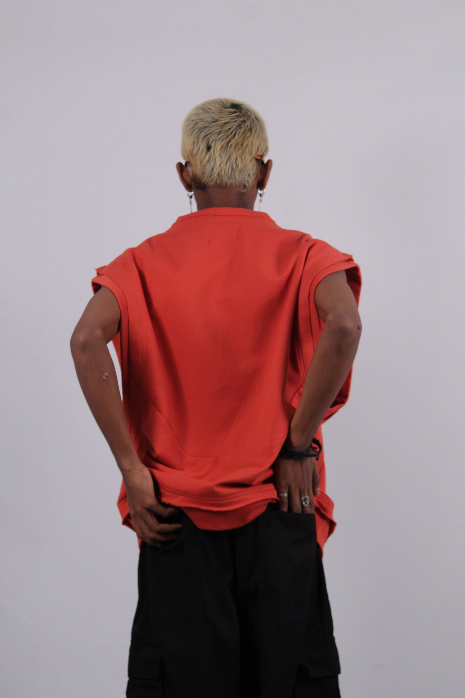 Sleeveless (Red)