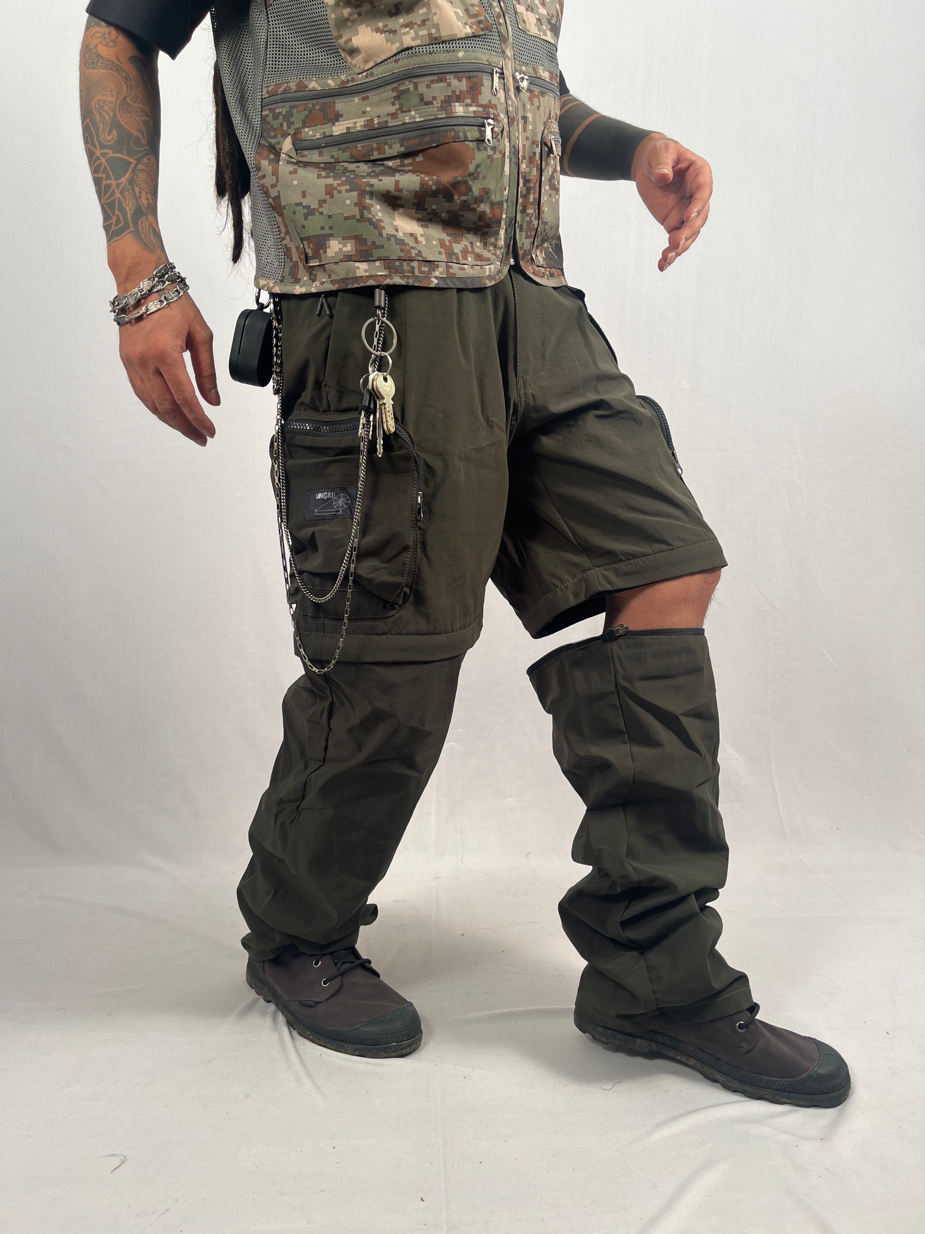 Cargo Beige Pants with Belt and Chain – MYCUBE